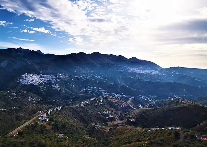 Alma Y Montana Cómpeta